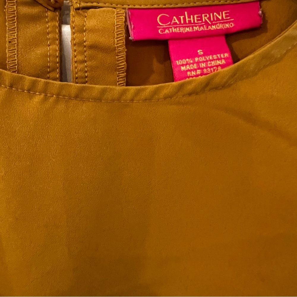 Loose Ruffle Sleeve Blouse - Picture 3 of 5